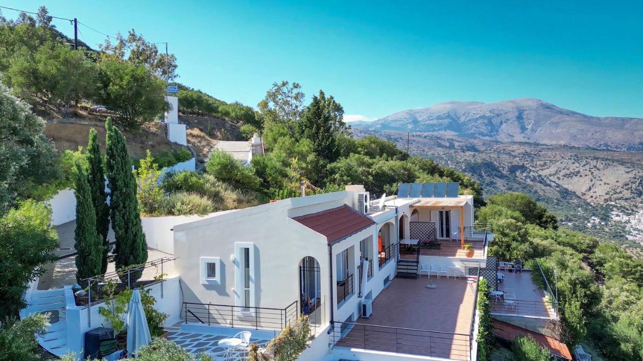 Villa Dio Petres Kroustas Exteriör bild
