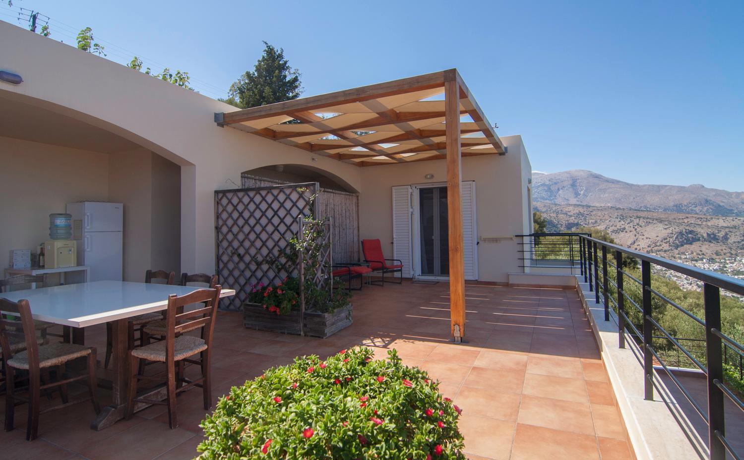 Villa Dio Petres Kroustas Exteriör bild