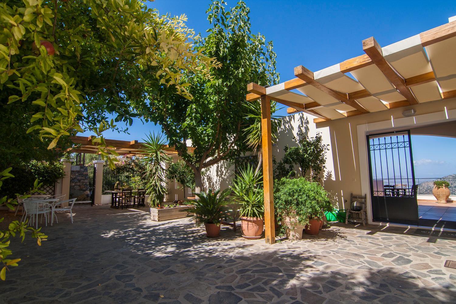 Villa Dio Petres Kroustas Exteriör bild