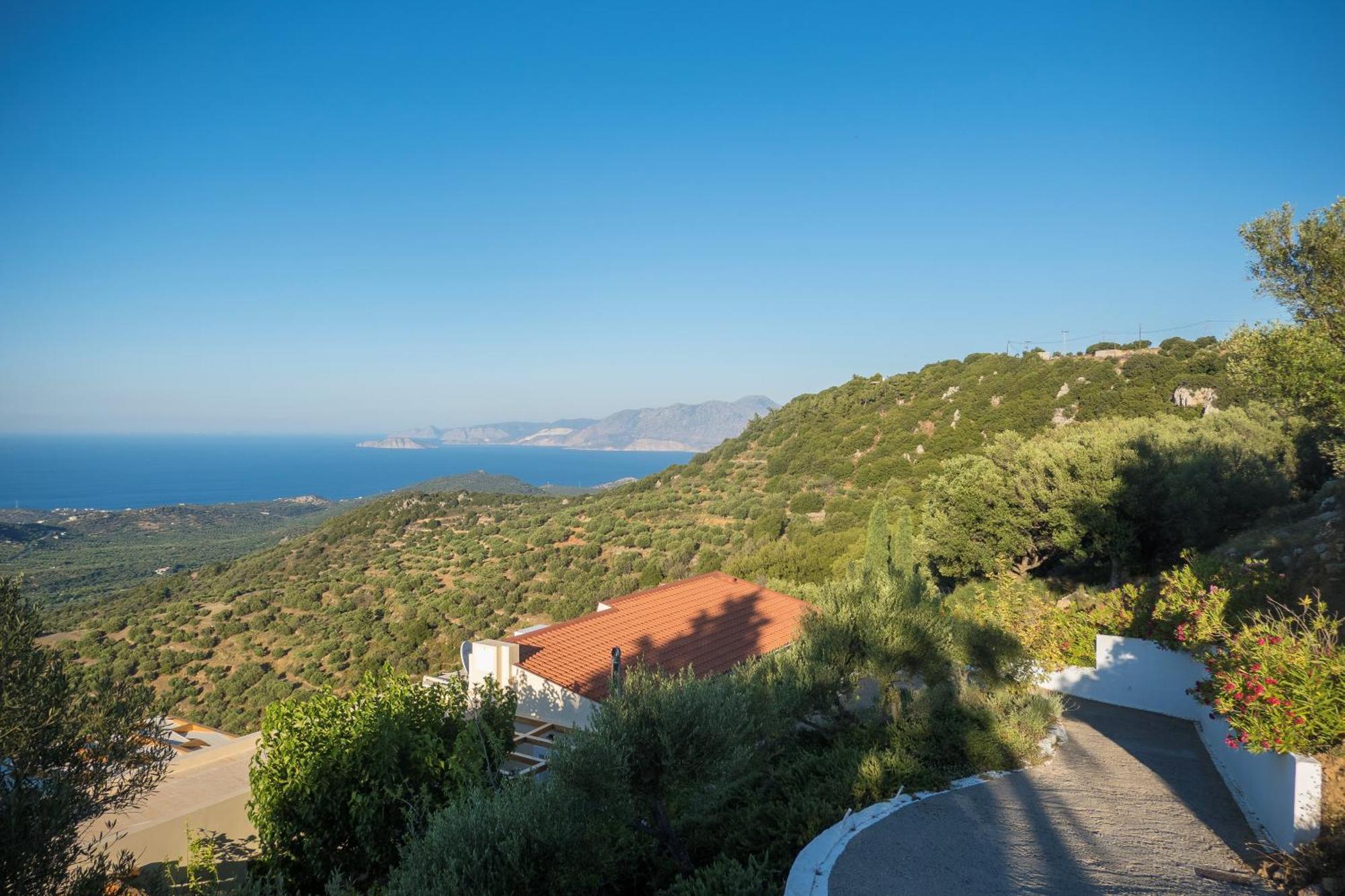 Villa Dio Petres Kroustas Exteriör bild