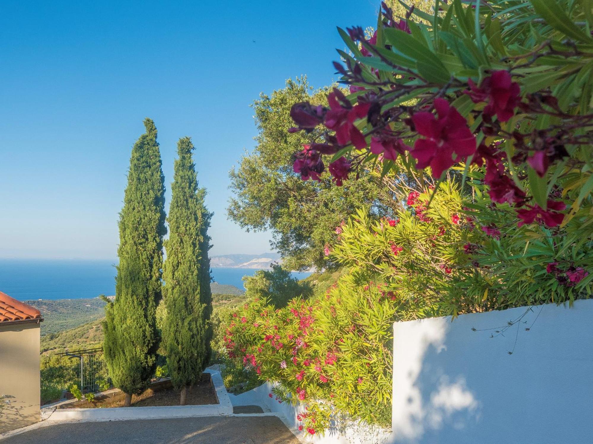 Villa Dio Petres Kroustas Exteriör bild