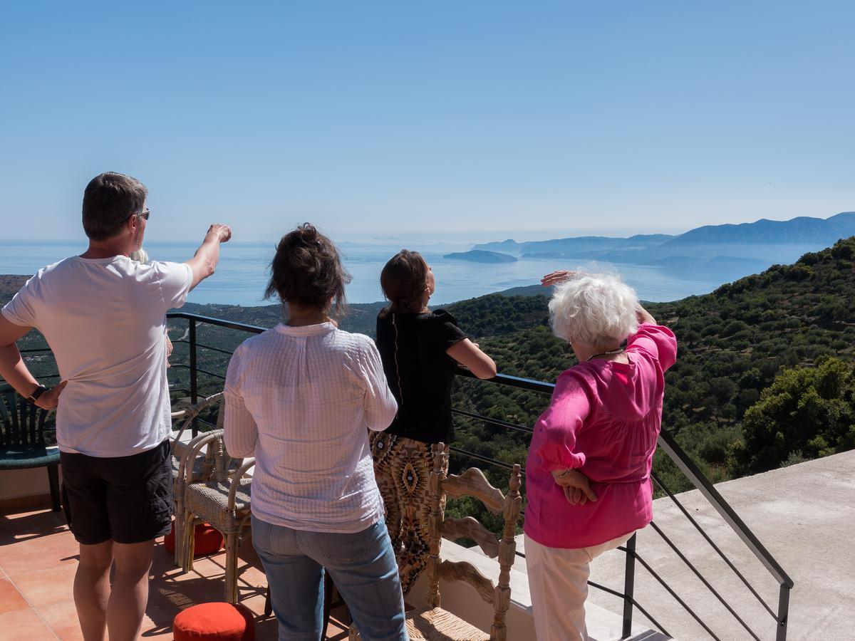 Villa Dio Petres Kroustas Exteriör bild