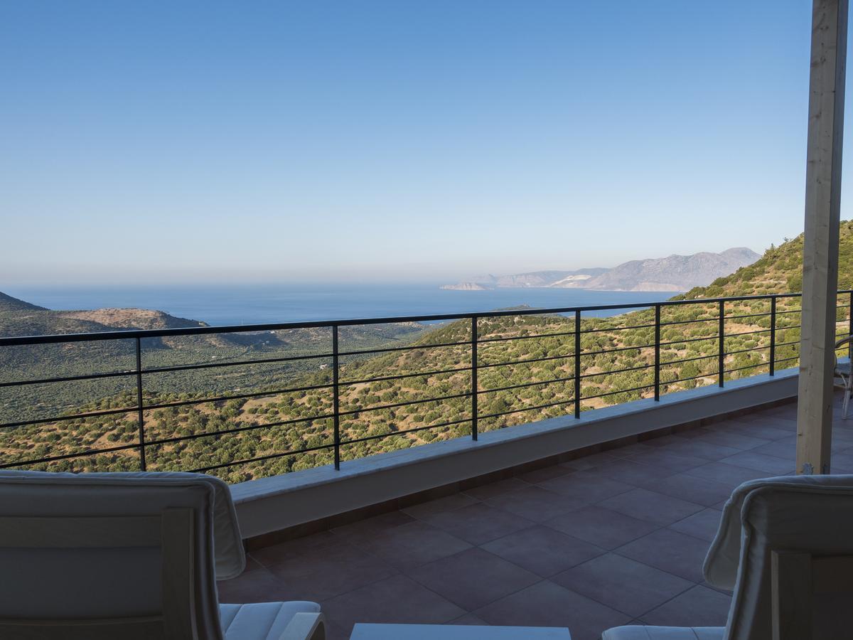 Villa Dio Petres Kroustas Exteriör bild