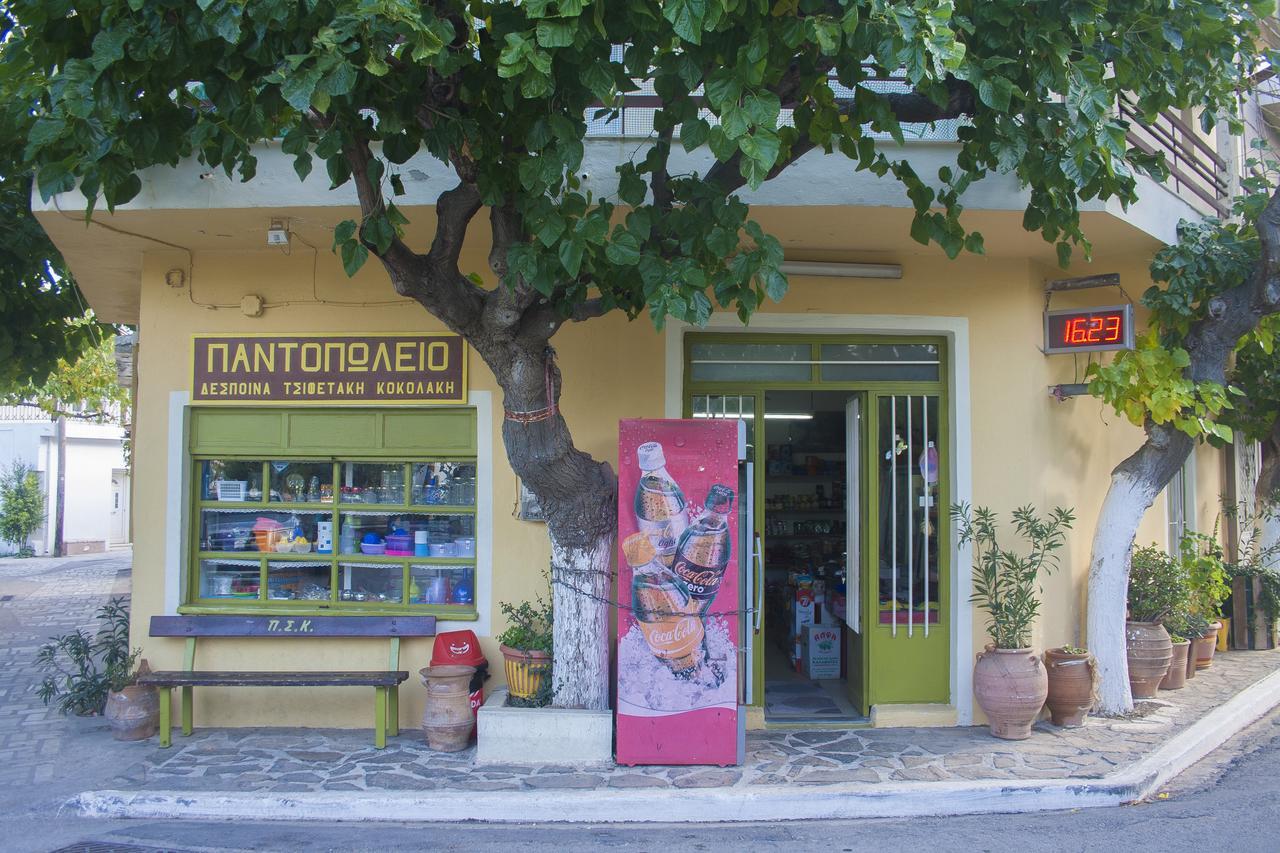 Villa Dio Petres Kroustas Exteriör bild