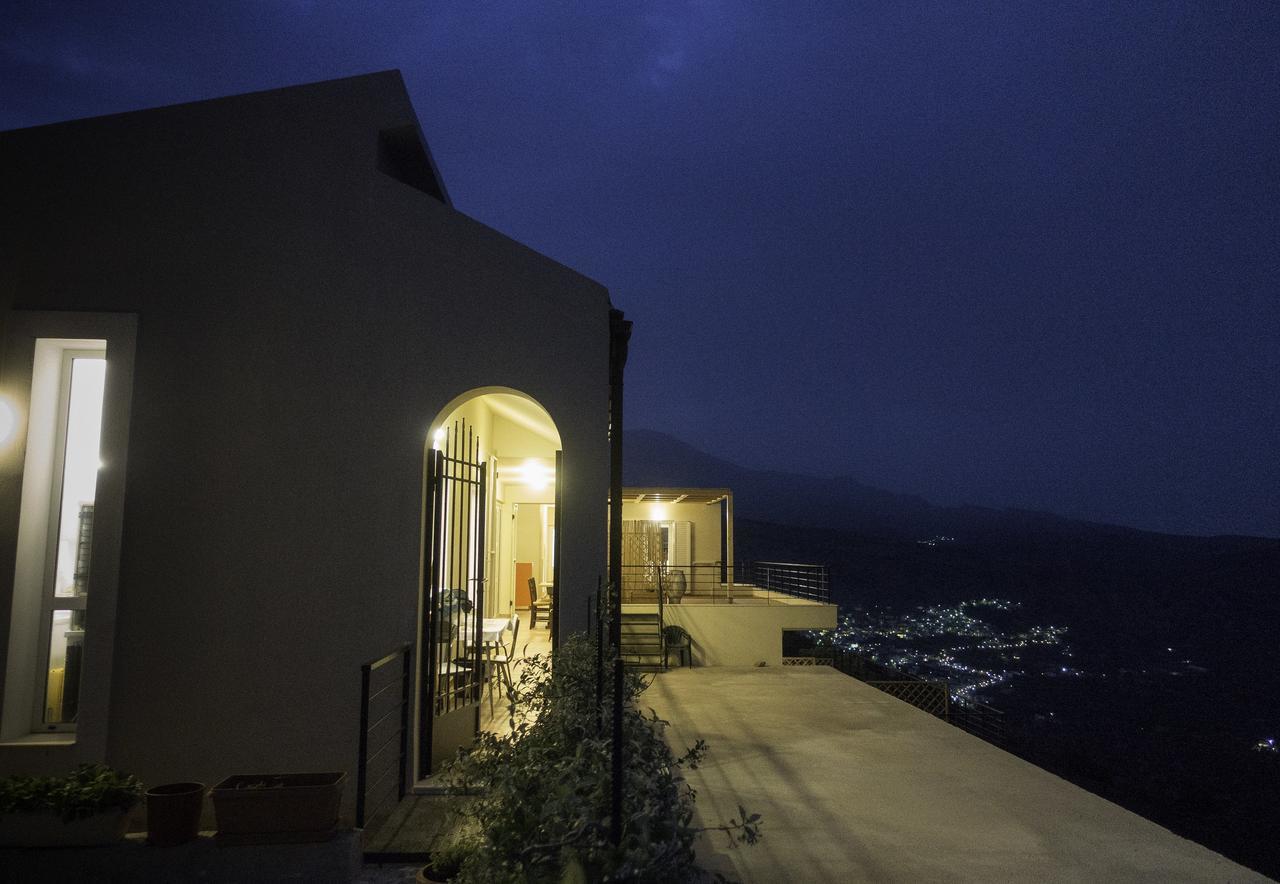 Villa Dio Petres Kroustas Exteriör bild