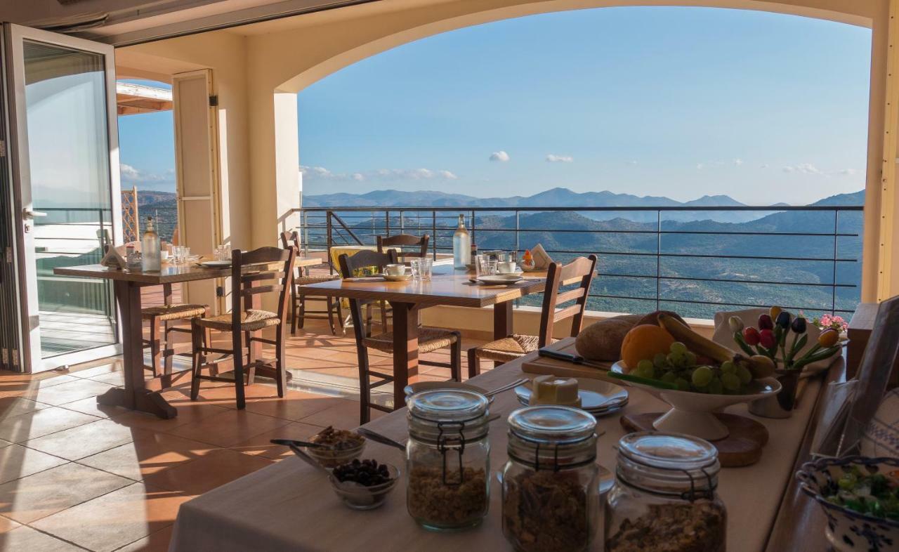Villa Dio Petres Kroustas Exteriör bild