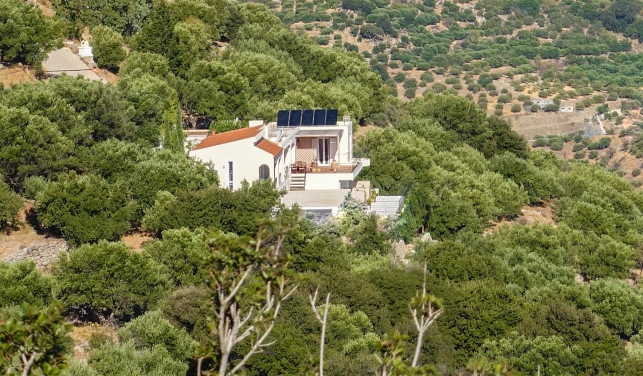 Villa Dio Petres Kroustas Exteriör bild