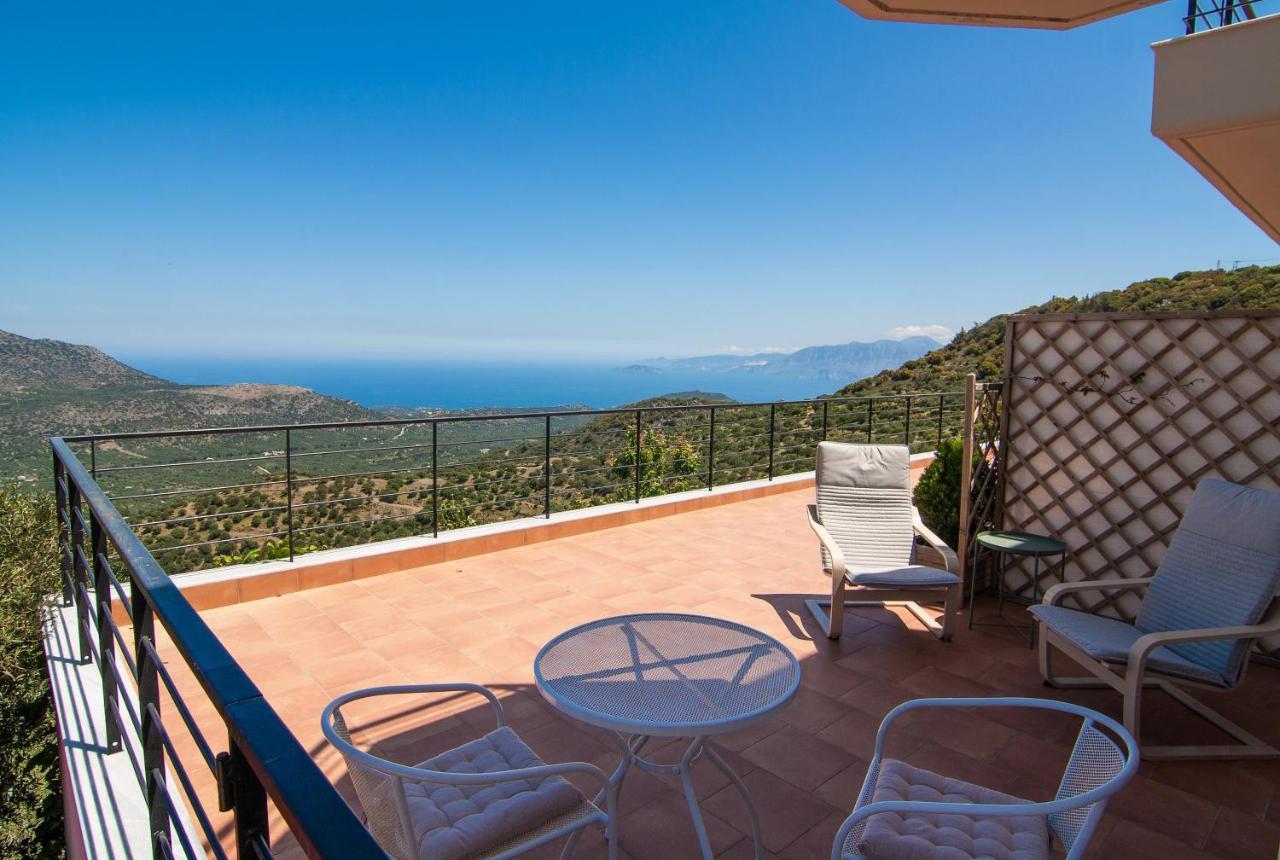 Villa Dio Petres Kroustas Exteriör bild