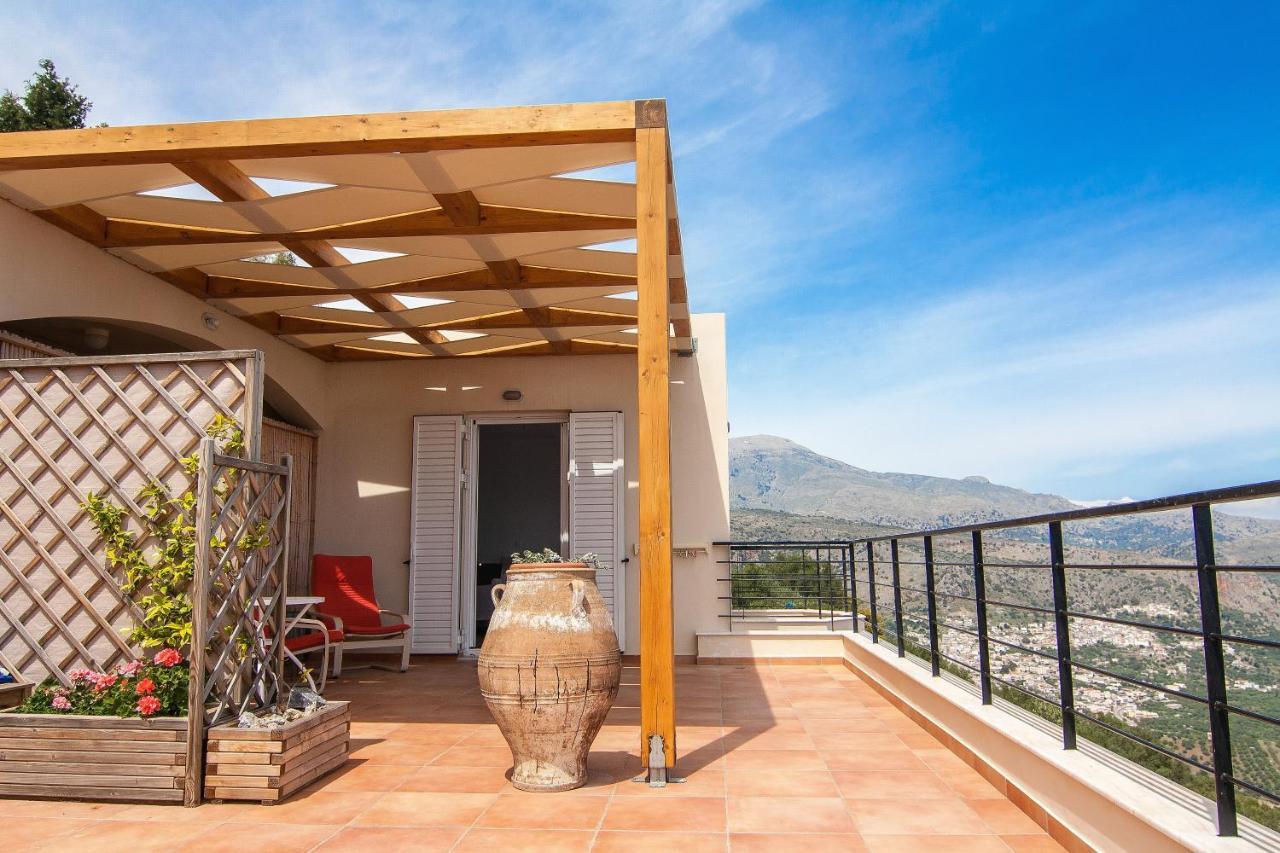 Villa Dio Petres Kroustas Exteriör bild