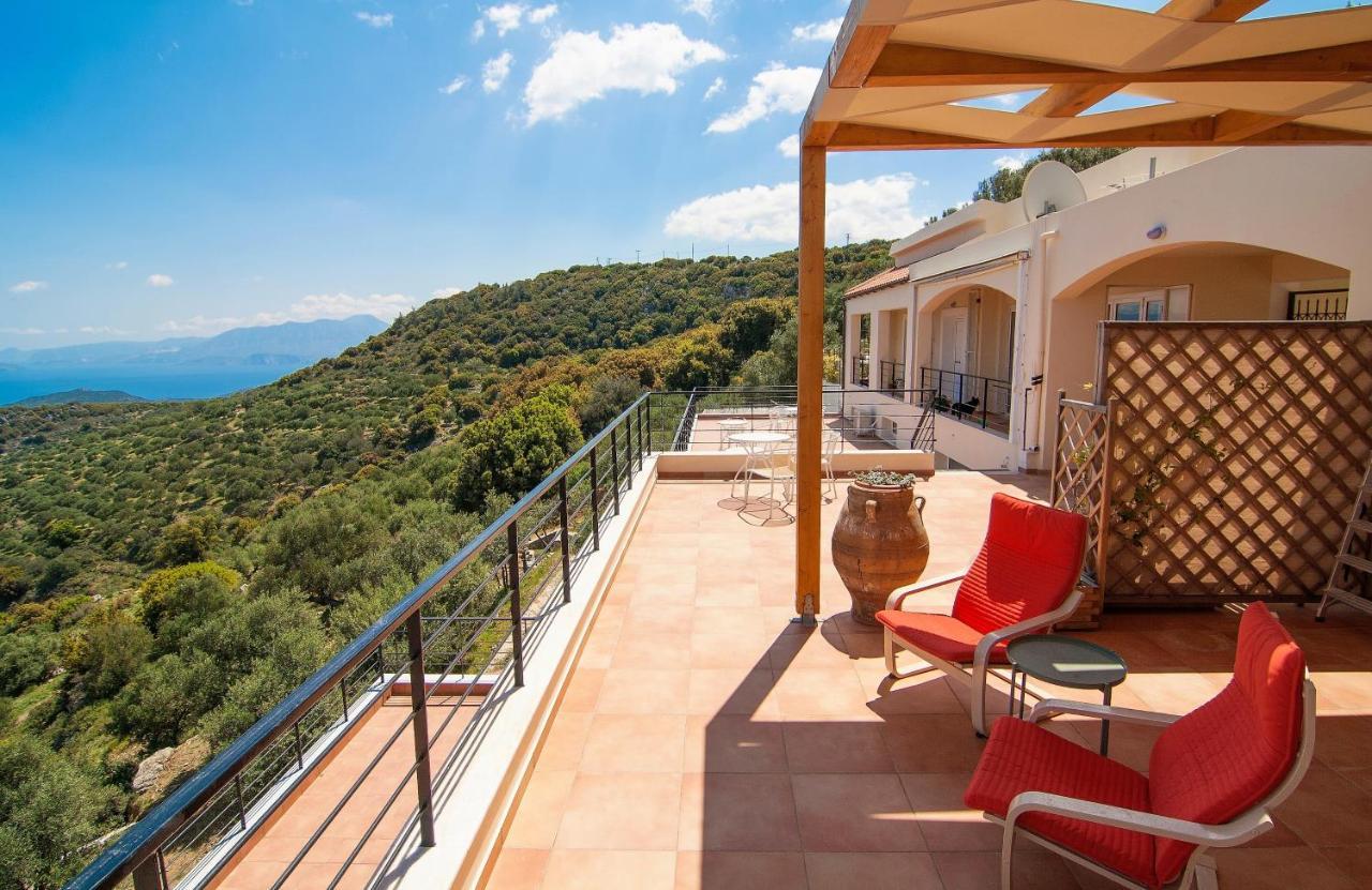 Villa Dio Petres Kroustas Exteriör bild