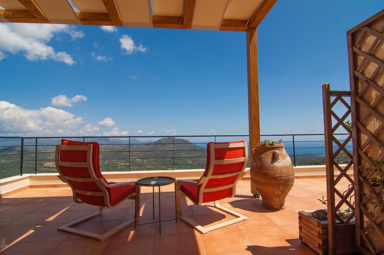 Villa Dio Petres Kroustas Exteriör bild