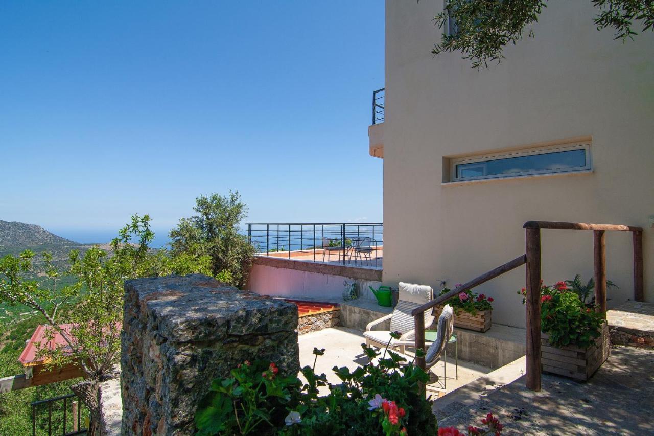Villa Dio Petres Kroustas Exteriör bild